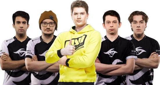 PUBG联手马桶人推出全新街机模式